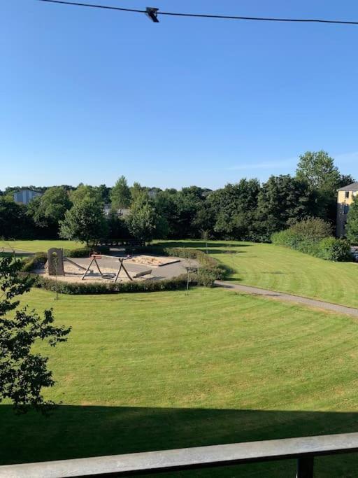 Stor Og Lys Lejlighed I Hjertet Af Holstebro Dış mekan fotoğraf