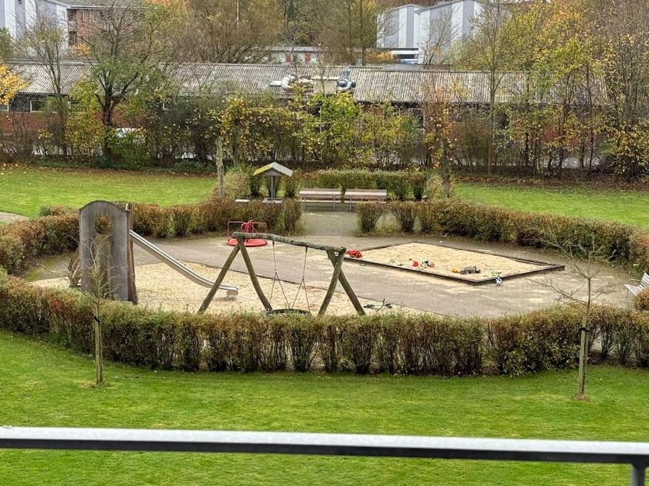 Stor Og Lys Lejlighed I Hjertet Af Holstebro Dış mekan fotoğraf